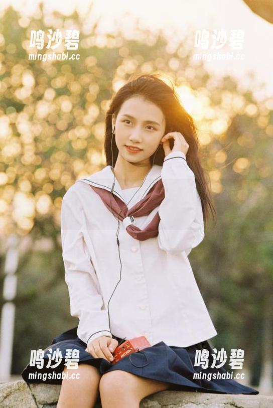 想知道哪些人踩上黑料的线路吗？17c吃瓜等你来探索！