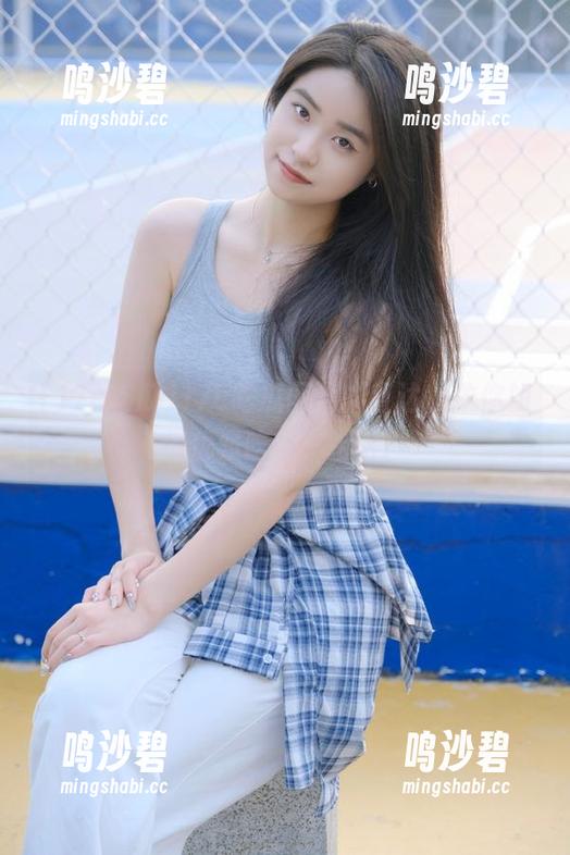 17c吃瓜网黑料直达，教你如何优雅吃瓜，哈哈！