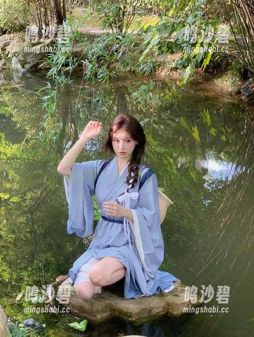 想知道谁的背后藏着黑料？快来51cg，点开那个让人心跳加速的链接！