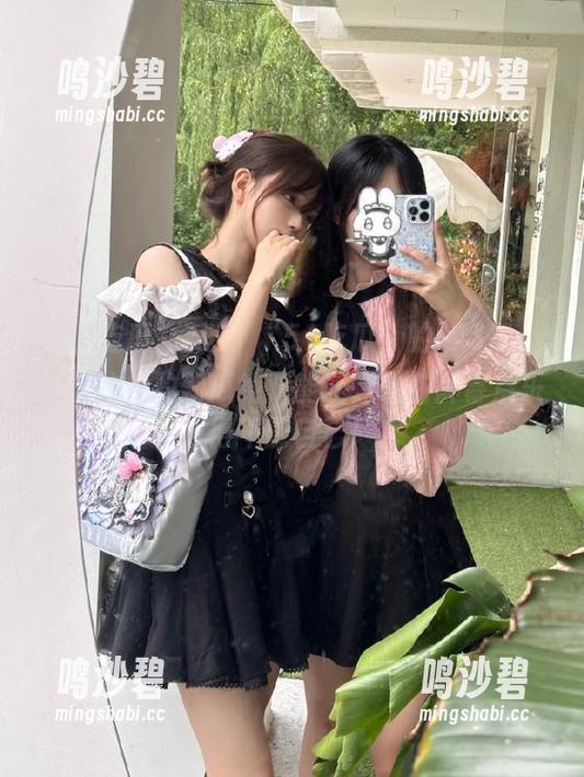 你选了“51吃瓜”的IOS版,今日炸出的新瓜绝对能让你躲在屏幕后乐得不能自己! 你选了“51吃瓜”的IOS版,今日炸出的新瓜绝对能让你躲在屏幕后乐得不能自己!