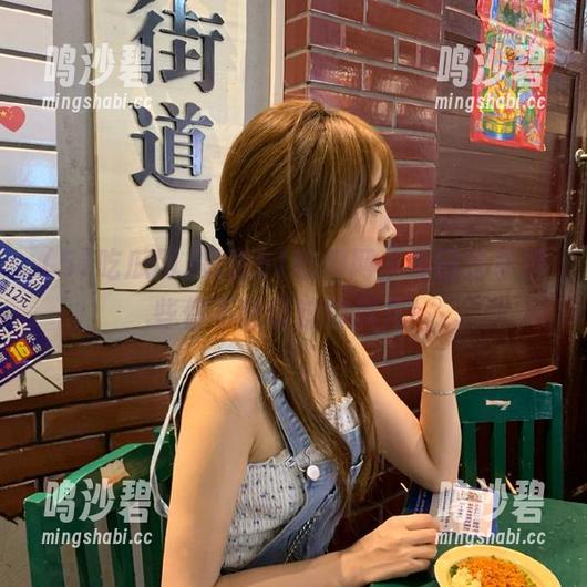 跟随51吃瓜网，今日分享那些你不想错过的瓜儿！
