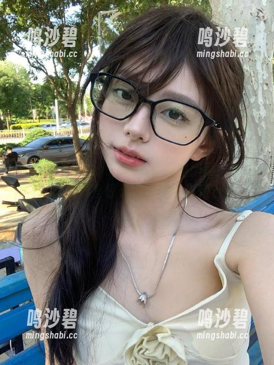 51吃瓜群众的网页：今天又有哪些惊天八卦让人噗嗤？