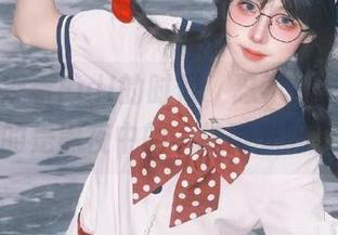 观看FulI的时候，忍不住想：这真的是黑夜中的一抹微光吗？