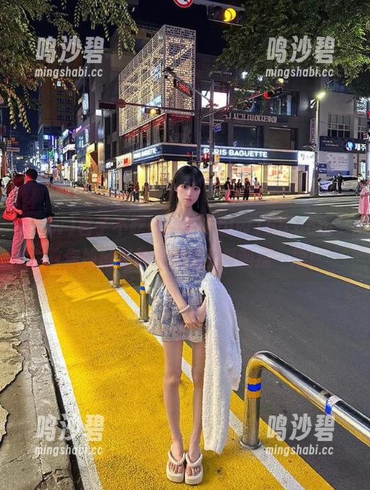君子不吃瓜，可“hlw155.ccm”教你如何在各个线路上低调摇一摇！