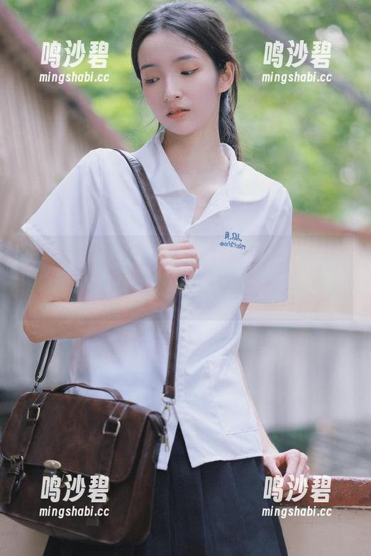 “五一吃瓜”苹果版：今天那些热门大瓜你别错过！大荤小色都在这了～