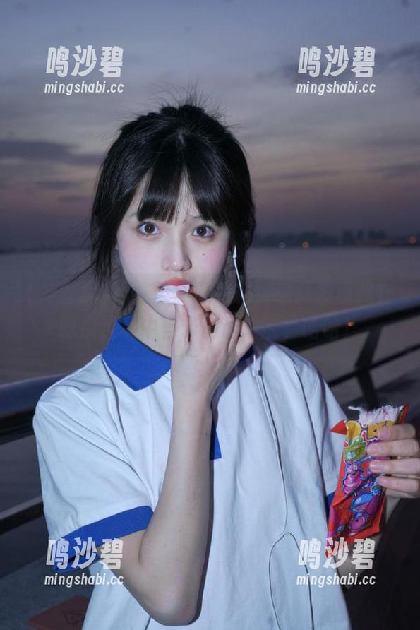 登录冲哥黑料，意外发现我在吃瓜过程中自带评论功能，哈哈！
