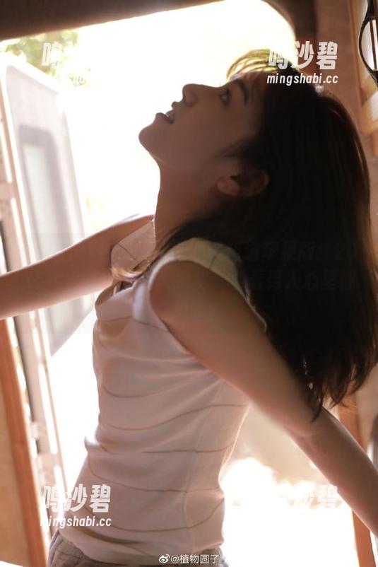 冲哥黑料精选苹果版：2025年黑暗小秘密大揭秘，看看男人心里都在想啥？