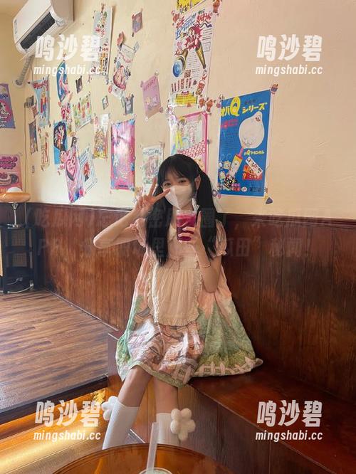 忘记私密朋友圈了，来吃瓜网APP，分享职场里那些“瓜田”秘闻！