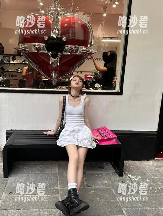 黑料曝光，来吃瓜网感受真相网址！