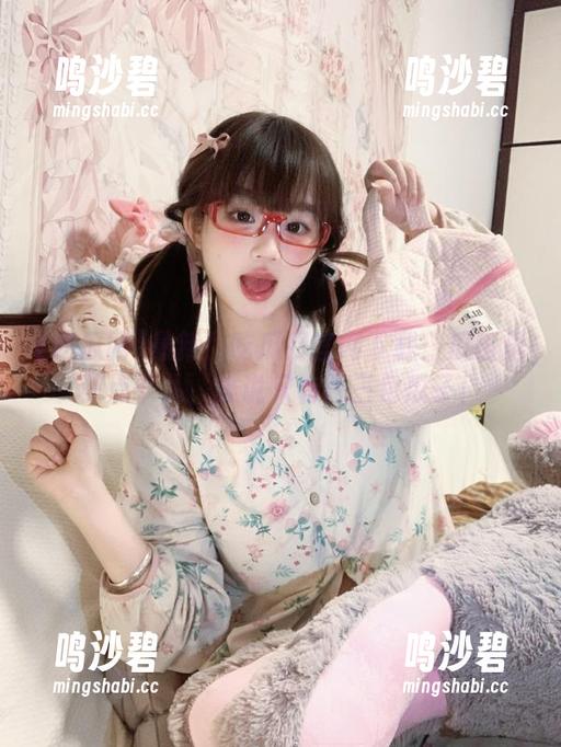 最新！吃瓜网官网下载：瓜田里那点事儿，谁说只有两三包瓜子！