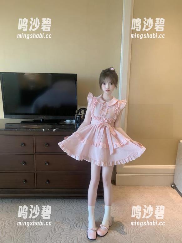 快来吃瓜网传送门，内涵段子铺满地！她是谁？你猜对了没！