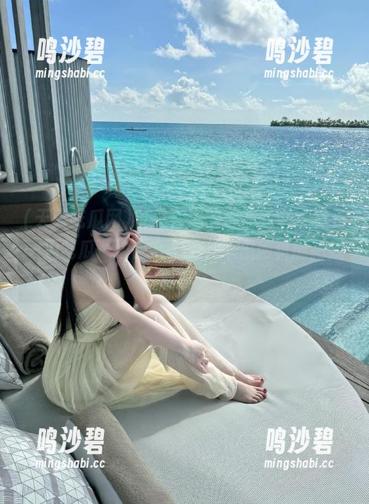首页浮现的那些新闻，真是一边吃瓜一边无奈，天天吃瓜网真能把我看傻。