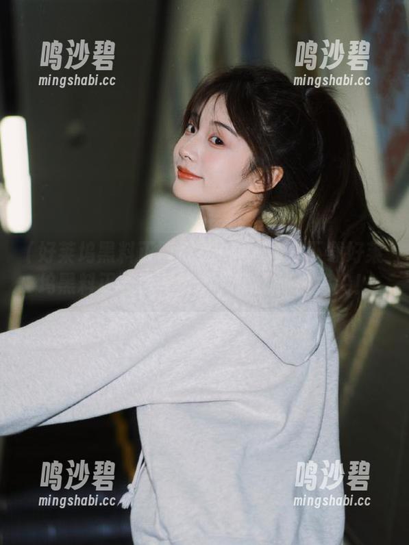 手握黑料！下载好莱坞黑料正能量安卓版，瓜田如在指尖！