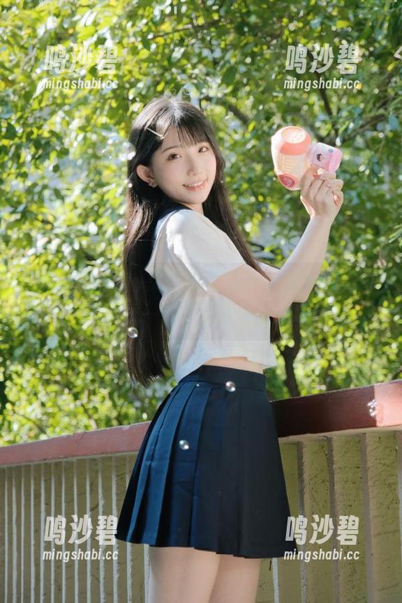 想知道内幕？登录黑料不打烊tttzzz，一秒穿越到八卦现场！
