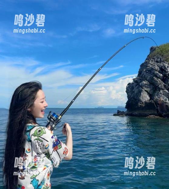 “zztt11黑料不打烊so”的网址简直是新奇世界，下载就能开启一场舌尖上的冒险！
