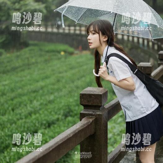 网页上的黑料专区，今天又有什么新鲜污水要爆呢？