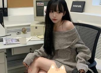 吃瓜视频尽在黑料社，快来看那些欢乐悲剧！