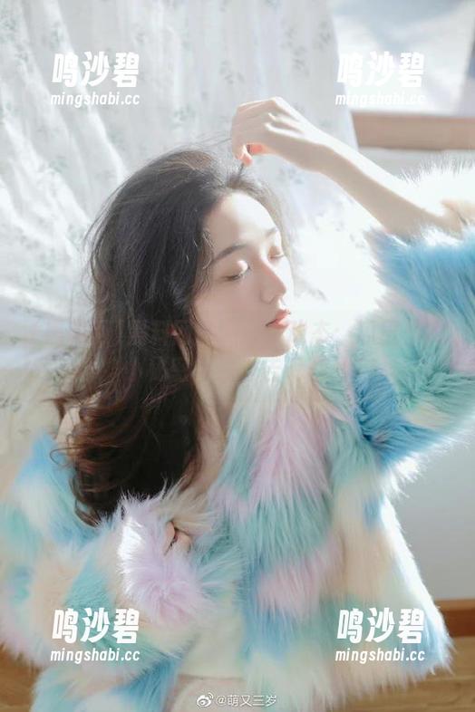 黑料网官网最新动态：瓜田里的小秘密，偷偷告诉你！