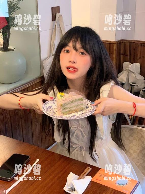 下载黑料老司机，赶紧来围观八卦不打烊的夜生活！